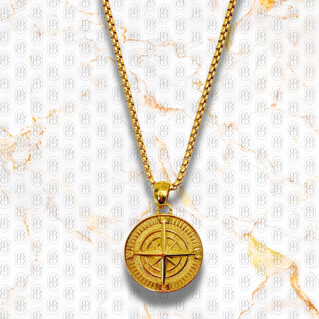 Brújula Imperiale - Colgante Solido Chapado en Oro 18K