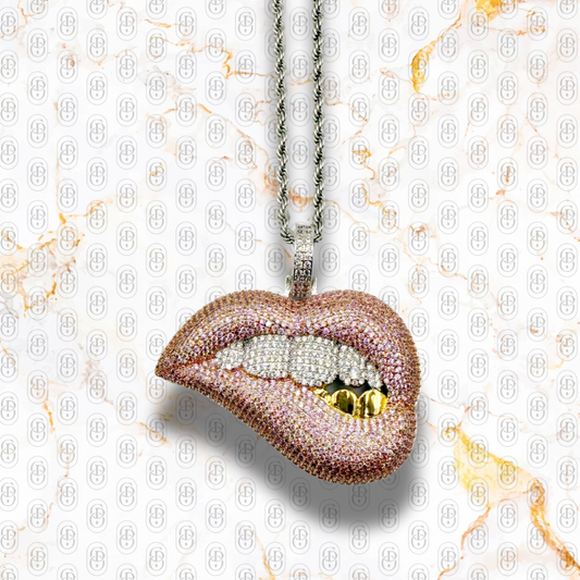 Golden Kiss - Pendant