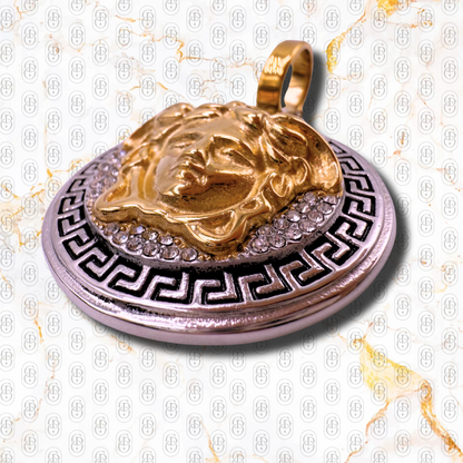 Medusa Imperiale - Colgante Solido Chapado en Oro 18k