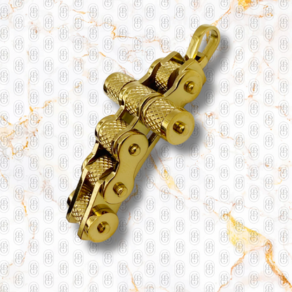 Divine Gear - Colgante Solido Chapado en Oro 18K
