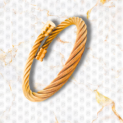 El Vínculo - Brazalete Sólido Chapado en Oro 18k