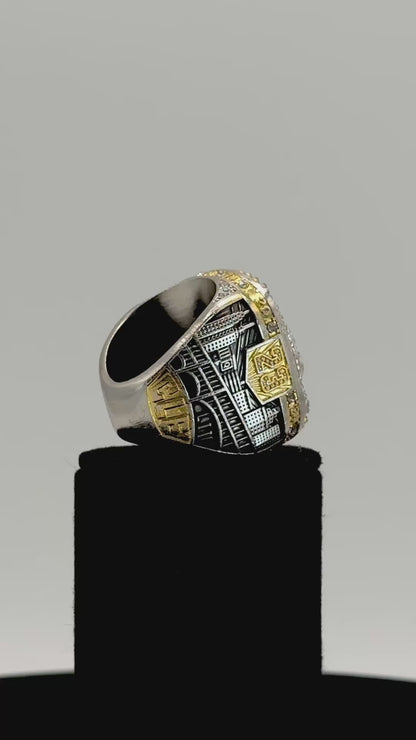 Cleveland Tribute - ANILLO GOLD